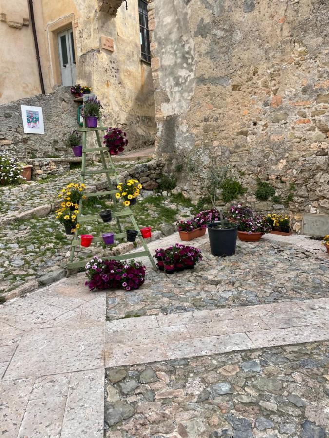 Appartamento Stella Marina In Pieno Centro Di Pietra Ligure Sulla Passeggiata E A Un Passo Dal Mare Eksteriør bilde
