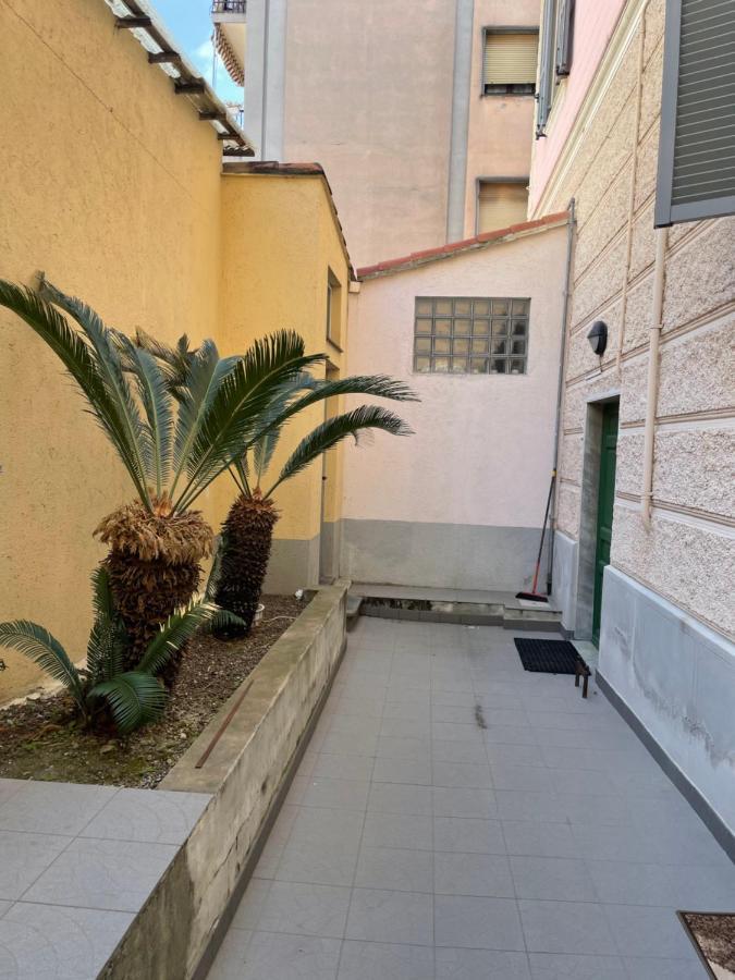 Appartamento Stella Marina In Pieno Centro Di Pietra Ligure Sulla Passeggiata E A Un Passo Dal Mare Eksteriør bilde