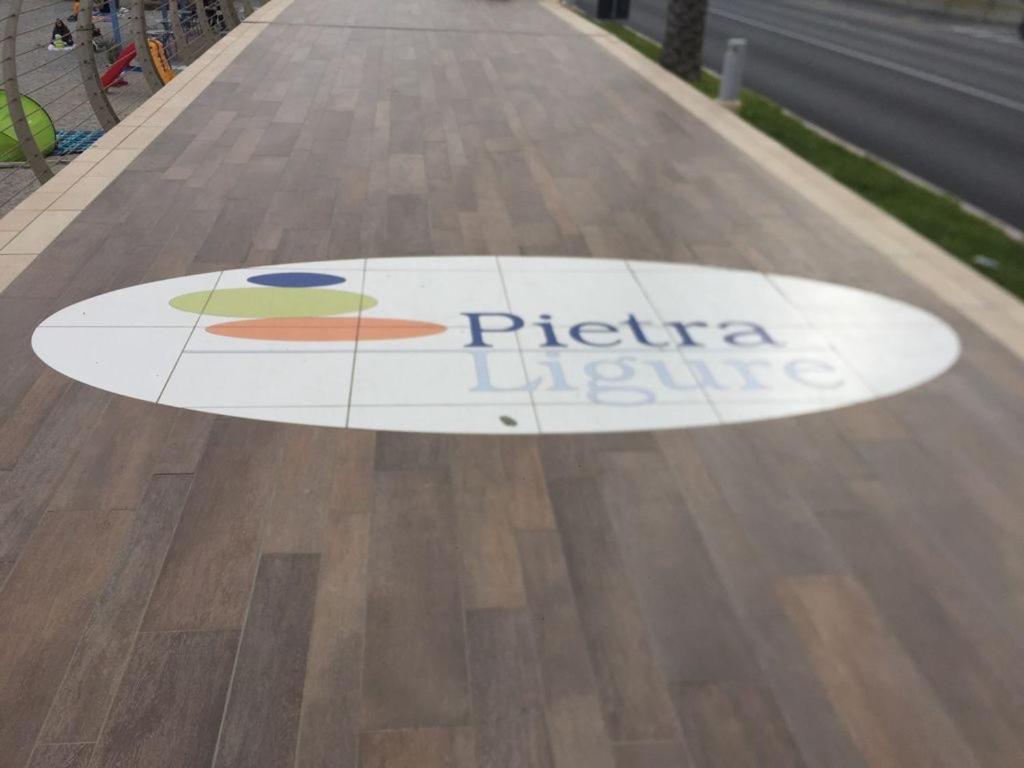 Appartamento Stella Marina In Pieno Centro Di Pietra Ligure Sulla Passeggiata E A Un Passo Dal Mare Eksteriør bilde