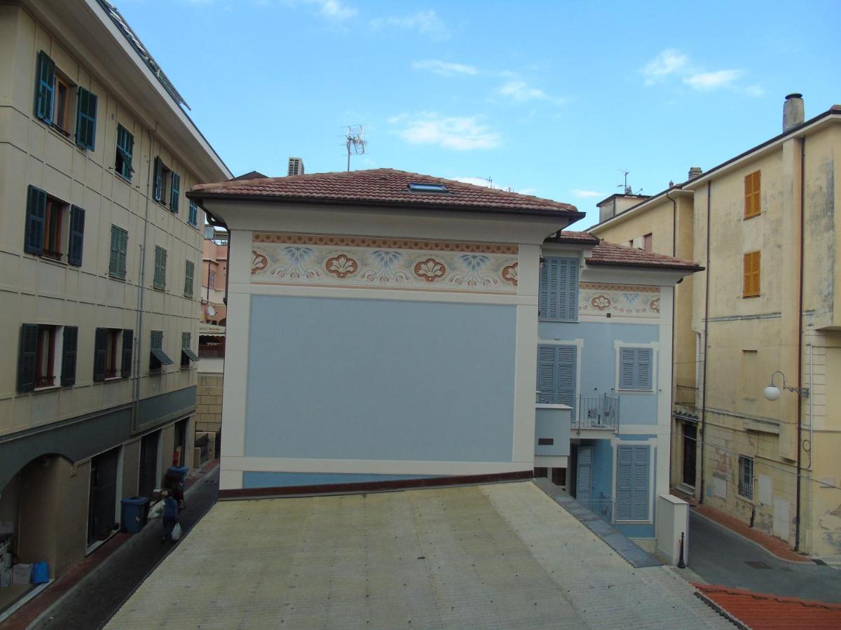 Appartamento Stella Marina In Pieno Centro Di Pietra Ligure Sulla Passeggiata E A Un Passo Dal Mare Eksteriør bilde